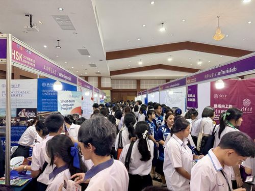 漢語橋梁，美甲添彩——記泰國第三屆HSK留學中國與就業展中的特色服務
